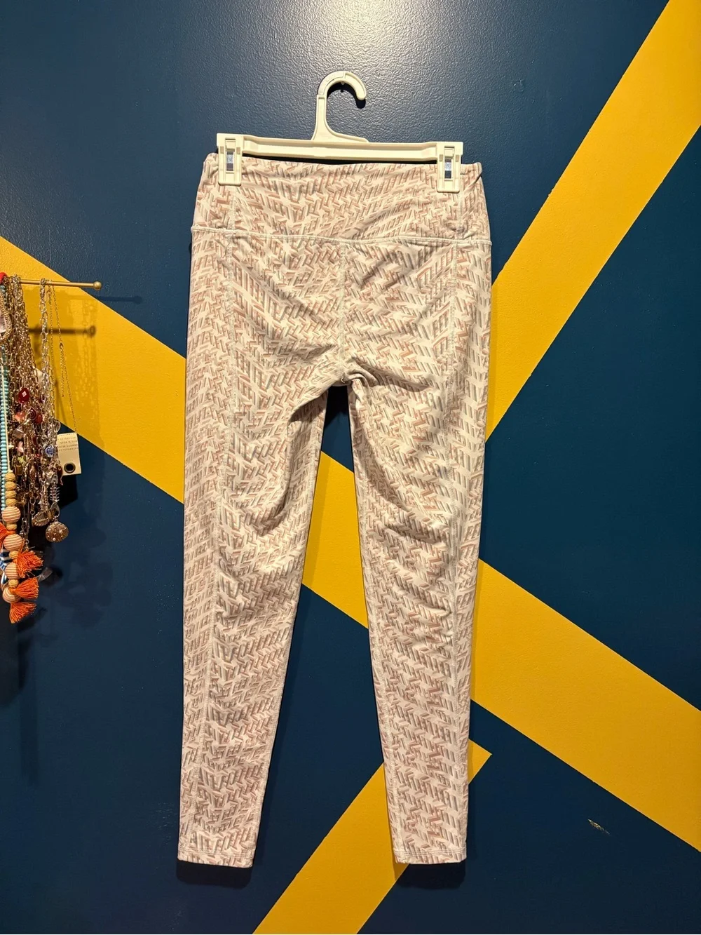 Victoria Sport by Victoria's Secret White & Neutral Print Leggings EUC